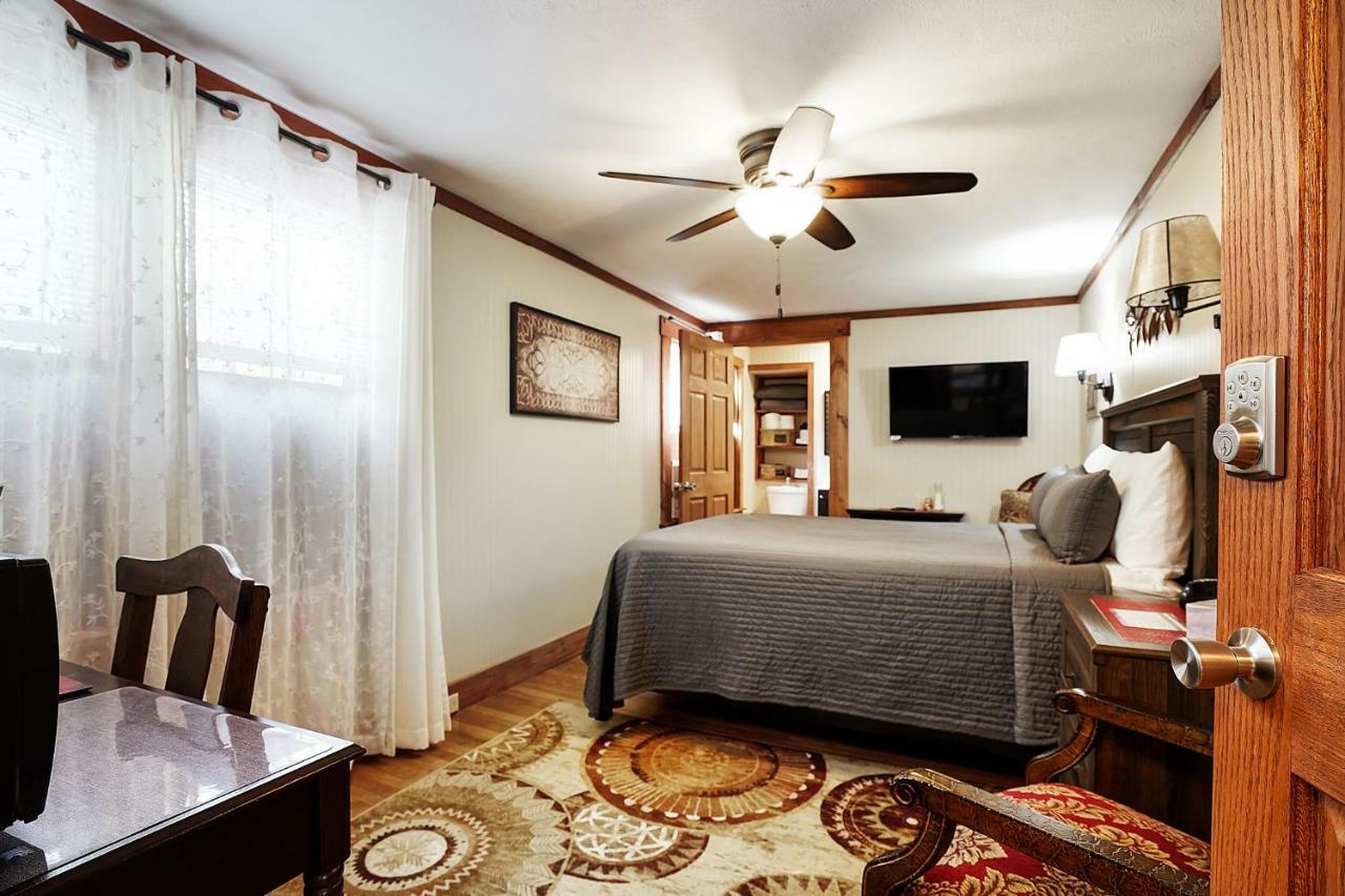 Hocking Hills Inn Logan Zewnętrze zdjęcie